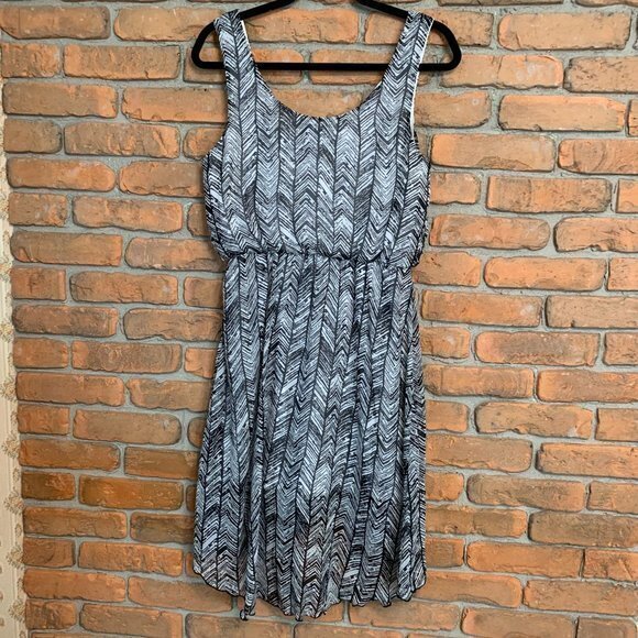 Love Reign Chiffon Sleeveless High Low‎ Midi Dress Black White - Size S - Picture 2 of 3